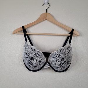 Victoria's Secret Very Sexy Lace Push Up Bra 32DDD